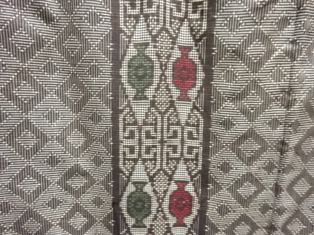 JAPANESE KIMONO / ANTIQUE KIMONO / SILK / DORO OSHIMA TSUMUGI / WOVEN ABSTRACT PATTERN